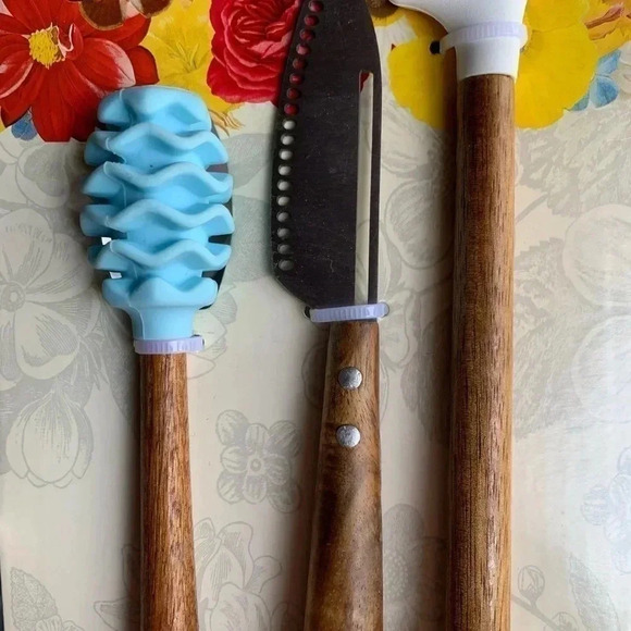 Pioneer Women 3 Piece Condiment Set - Picture 3 of 5